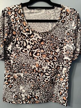 Women's Short Sleeve Scoop Neck Leopard Print Tee - White/Tan/Black